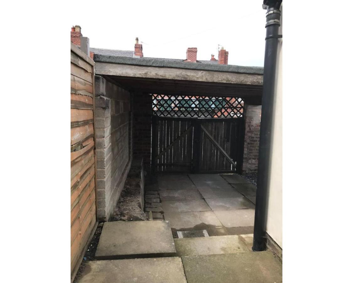 Stylish 3 Bedroom House Only 5 Mins From M6/M58 Wigan Bagian luar foto